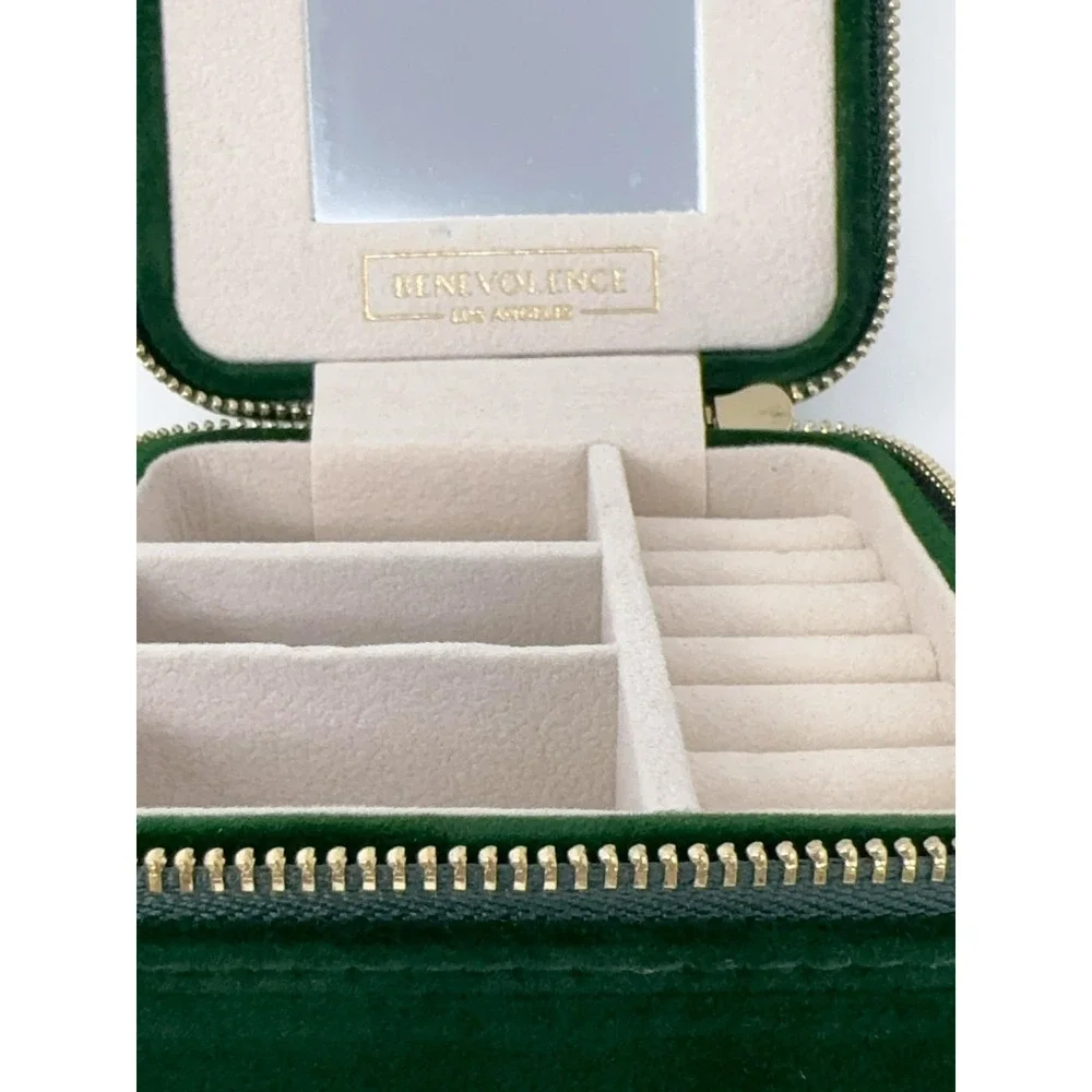 NEW Benevolence Square Travel Jewelry Organizer Box with Mirror‎ Green Velvet